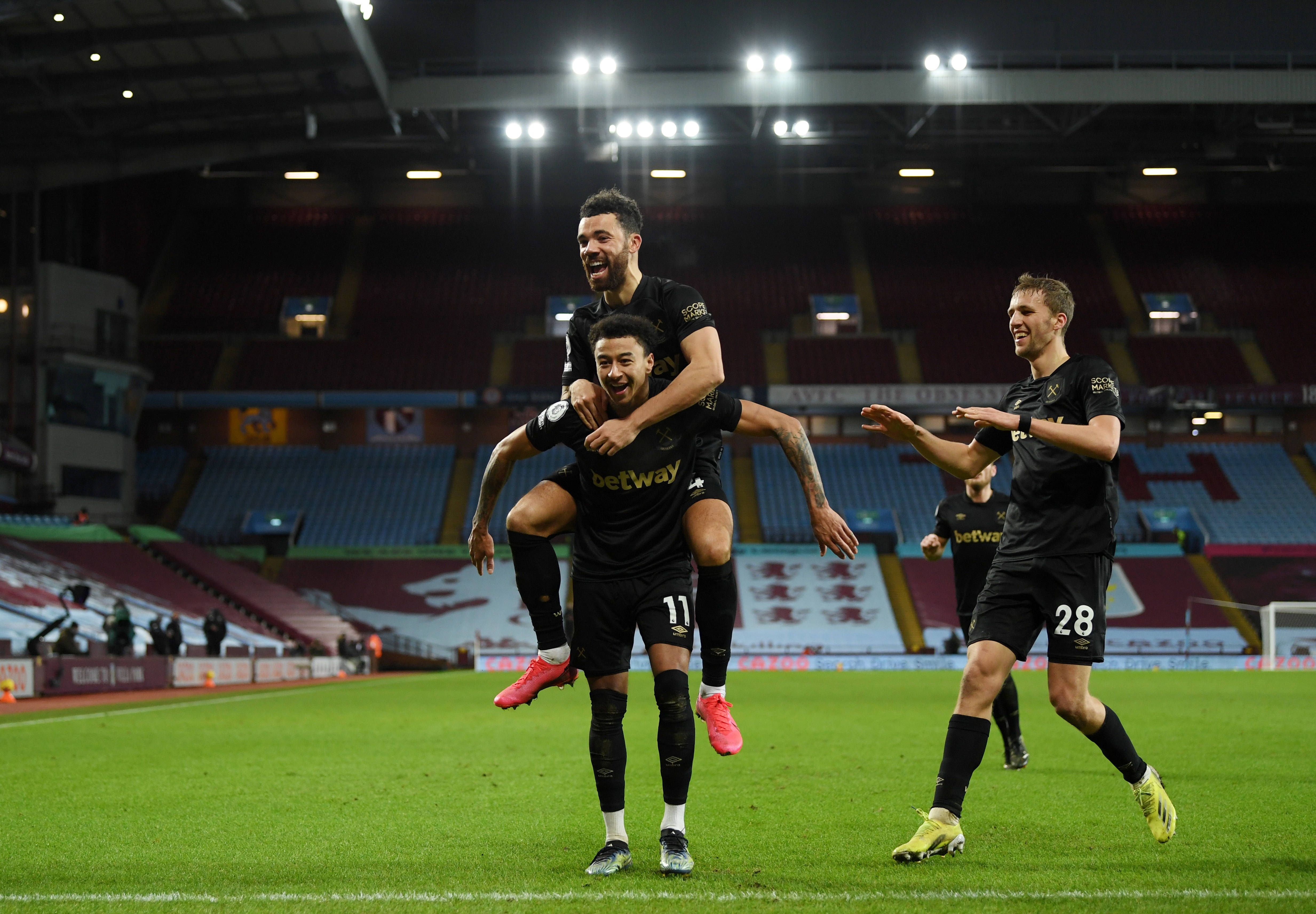 罗马诺：利物浦对伊萨克报价为1.2亿镑，纽卡要先找到替代者