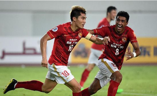 波兰主帅惊叹莱万职业精神：罗纳尔迪尼奥都不敢这样活