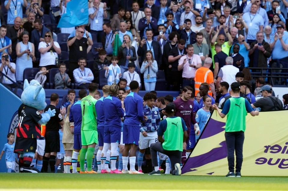 凌空斩世界波，王燊超当选中超官方第29轮最佳球员